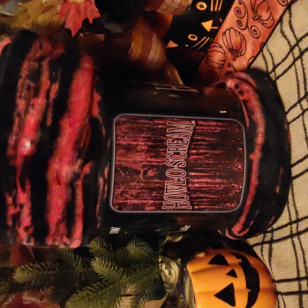 Howl-O-Scream Fleece Throw Blanket